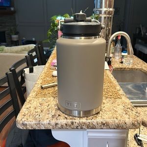 Yeti - Gallon